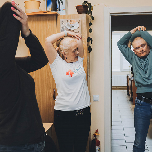 «Подзарядка» для всех: врачи Центра медицинской профилактики провели гимнастику для офисных работников