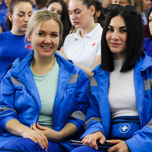 Люди особой закалки: специалисты скорой помощи отмечают профессиональный праздник