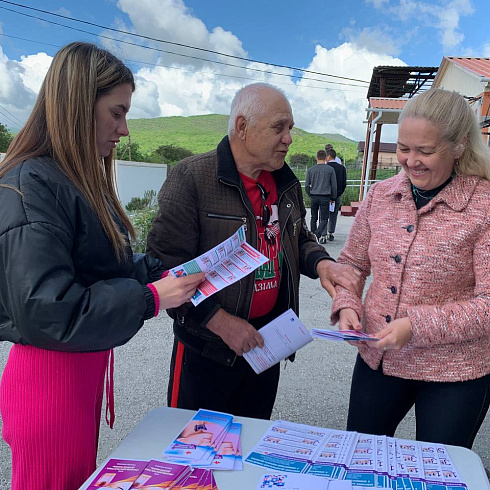 Узкие специалисты провели День здоровья для жителей села Широкое