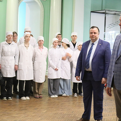 Представители медицинского сообщества Севастополя посетили Институт фундаментальной медицины и здоровьесбережения