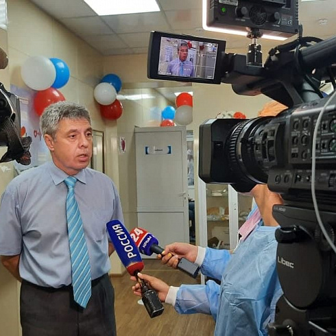 Севастопольского преподавателя наградили медалью «За содействие донорскому движению» Севастопольского преподавателя наградили медалью «За содействие донорскому движению»