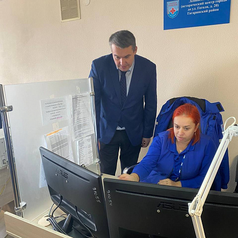 Виталий Денисов провел административный обход на центральной станции скорой помощи. 