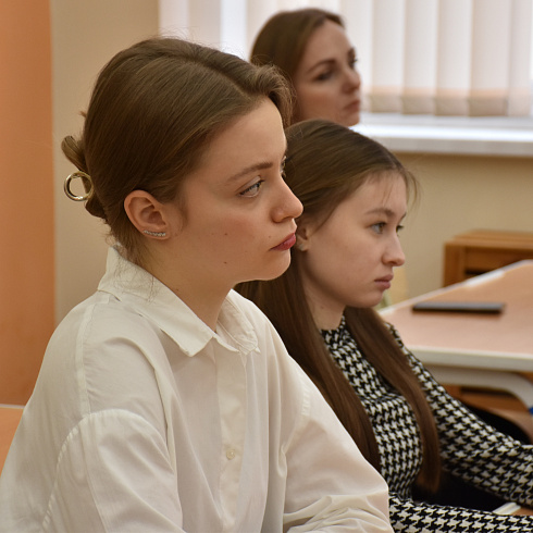 «Хочу, как ты»: для севастопольских школьников прошел урок профориентации медицинских профессий