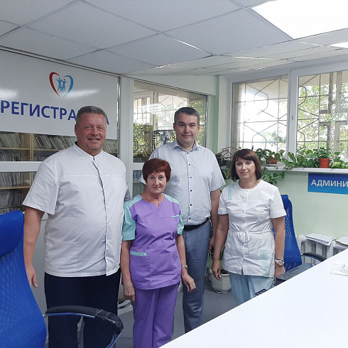 Виталий Денисов провёл административный обход в стоматологической поликлинике № 1