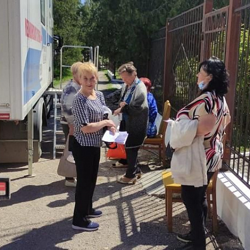 Специалисты городской больницы № 9 продолжают дни здоровья для сельчан