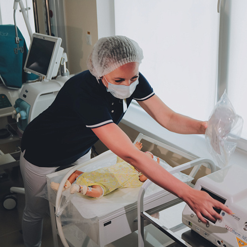 В борьбе за маленькие жизни: в отделении реанимации новорожденных Родильного дома № 2 работает новейшее оборудование