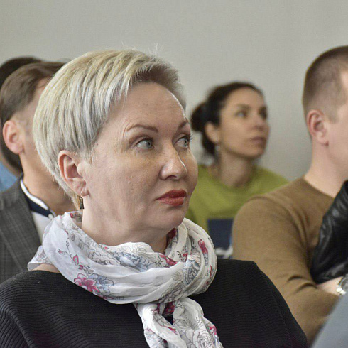 Виталий Денисов провел планерное совещание в Кожно-венерологическом диспансере
