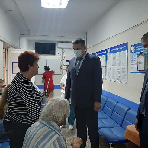 Директор Департамента здравоохранения провёл административный обход в травматологическом пункте и приёмном отделении городской больницы №1