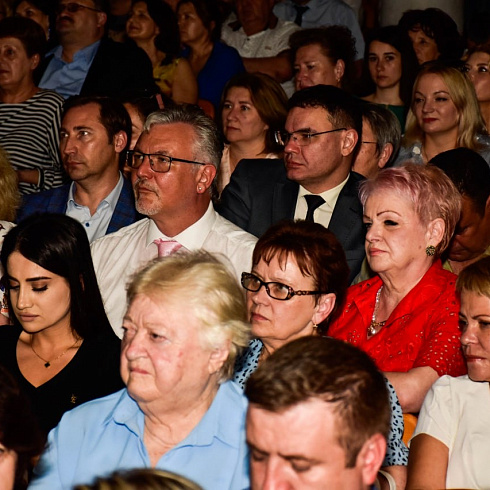Всегда в борьбе за жизни людей: медики Севастополя принимают поздравления с профессиональным праздником