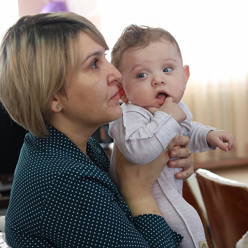 Право на чудо: малыши и их родители пришли в гости к врачам по случаю Международного дня недоношенных