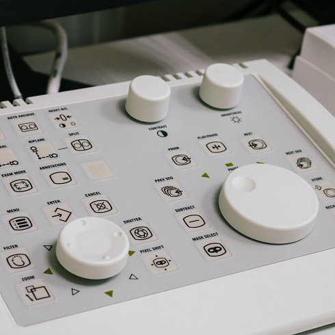 На борьбу с раком: в Севастопольском городском онкологическом диспансере им. А.А Задорожного работает новый ангиограф