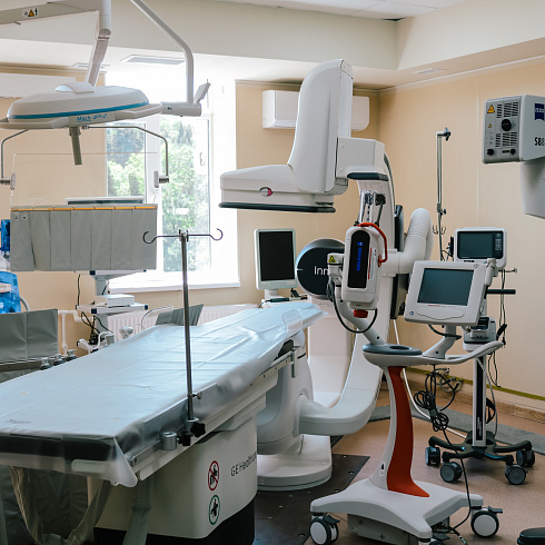 На борьбу с раком: в Севастопольском городском онкологическом диспансере им. А.А Задорожного работает новый ангиограф