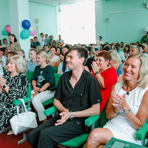 В преддверии Дня медицинского работника в Городских больницах № 9 и № 4 прошли торжественные собрания