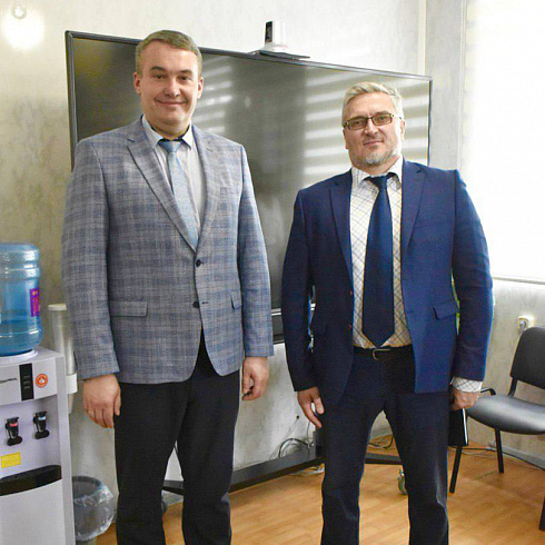 Виталий Денисов провел планерное совещание в Кожно-венерологическом диспансере