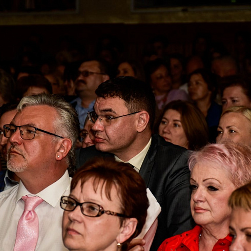 Всегда в борьбе за жизни людей: медики Севастополя принимают поздравления с профессиональным праздником