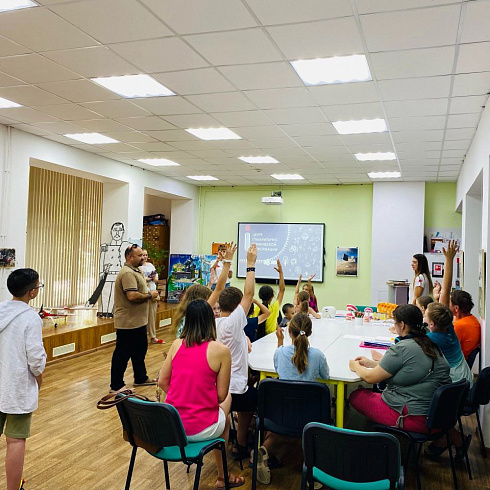 День любви, семьи и верности: специалисты Центра общественного здоровья организовали интерактив для детей и их родителей