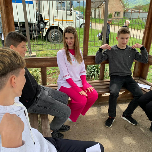 Узкие специалисты провели День здоровья для жителей села Широкое