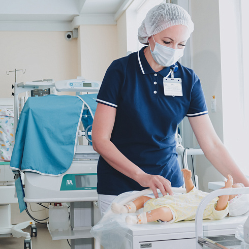 В борьбе за маленькие жизни: в отделении реанимации новорожденных Родильного дома № 2 работает новейшее оборудование