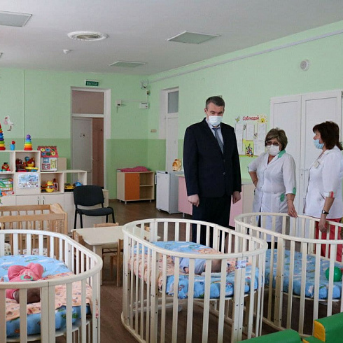 Виталий Денисов провёл административный обход в севастопольском доме малютки 