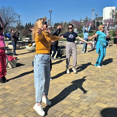  Севастополь присоединился к всероссийской акции «10 000 шагов к жизни»