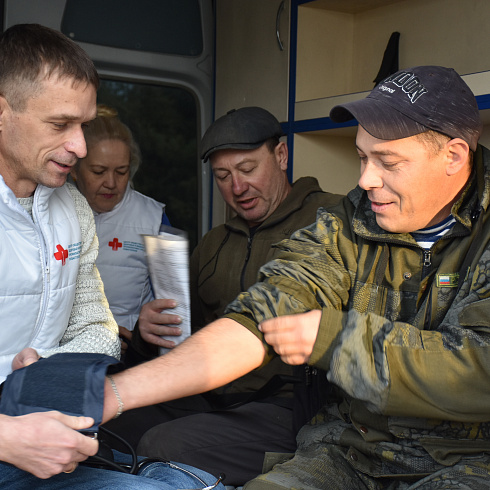 Здоровый водитель – безопасные дороги: севастопольские медики провели акцию совместно с УМВД России