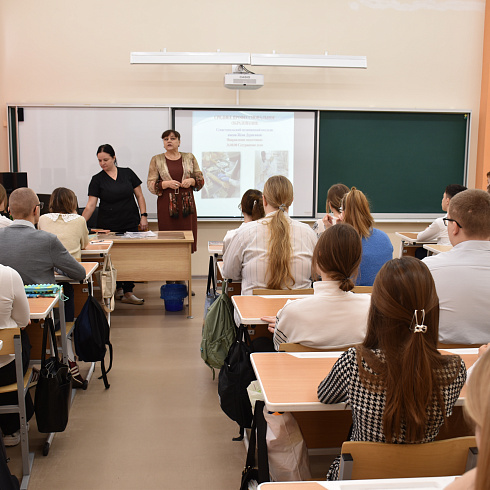 «Хочу, как ты»: для севастопольских школьников прошел урок профориентации медицинских профессий