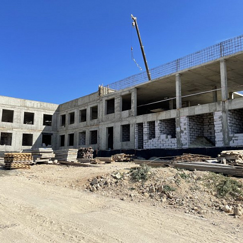 Поликлинику в бухте Казачьей построят к концу года