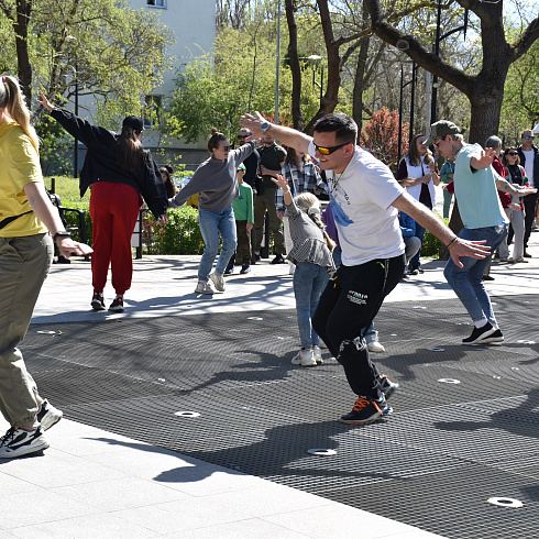 «10000 шагов к жизни» делали севастопольцы в рамках Всемирного дня здоровья