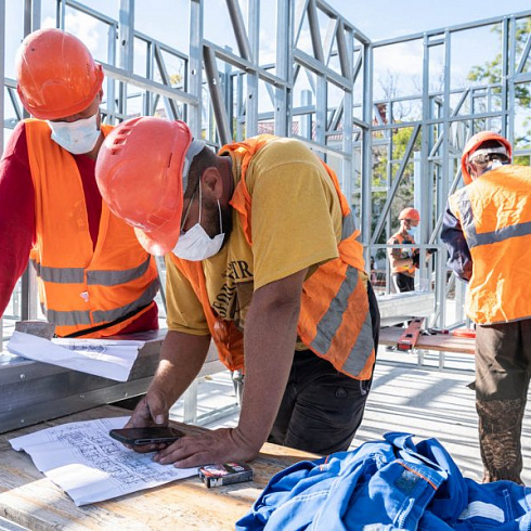 В Севастополе строят новый модульный корпус в инфекционной больнице