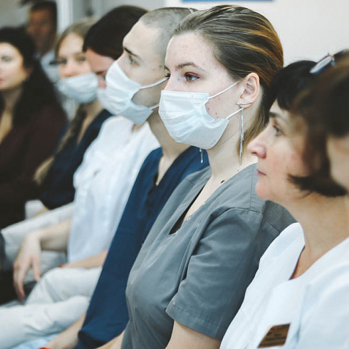 Инклюзивное взаимодействие: для медиков прошел семинар по навыкам работы с пациентами с ограниченным возможностями по зрению