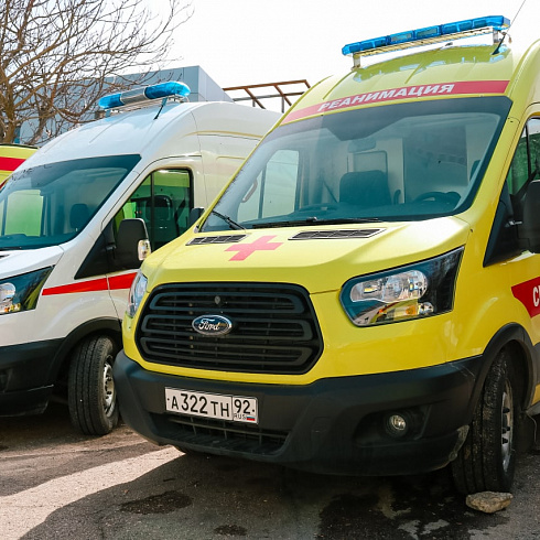 Люди, заточенные на спасение. Профессиональный праздник отмечают работники скорой медицинской помощи. 