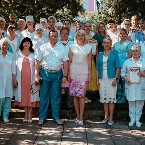Директор Департамента здравоохранения и его заместители поздравили медицинских работников с профессиональным праздником
