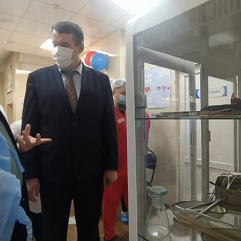 Виталий Денисов провёл административный обход в севастопольском центре крови