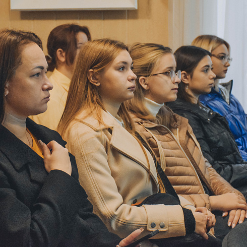 Студентам о метаболическом синдроме: врачи Центра общественного здоровья и медицинской профилактики провели лекцию в одном из колледжей города