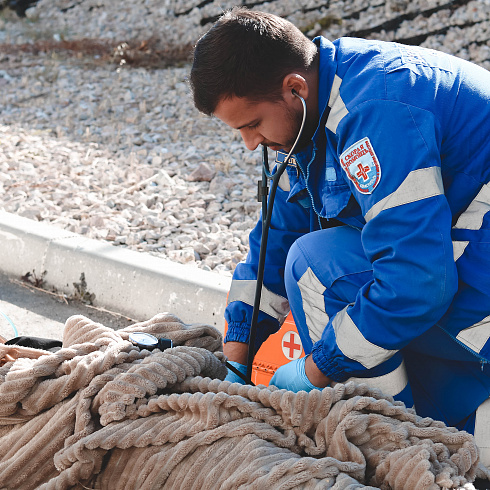 Люди особой закалки: специалисты скорой помощи отмечают профессиональный праздник