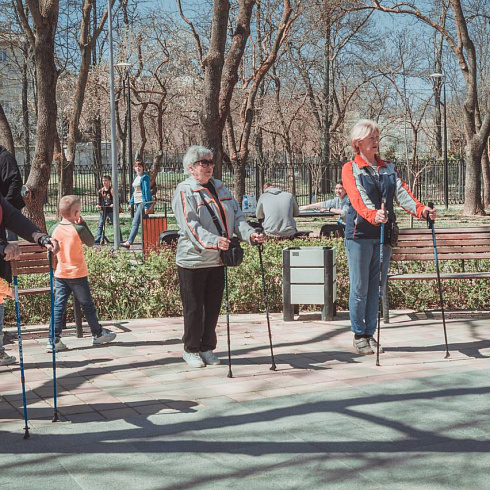 10 апреля в сквере 60 - летия СССР провели День здоровья.