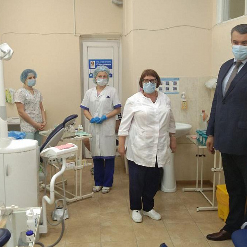 В День защиты детей директор Департамента здравоохранения Виталий Денисов провёл административный обход в детских поликлиниках