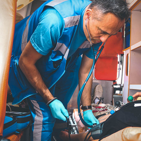 Люди особой закалки: специалисты скорой помощи отмечают профессиональный праздник