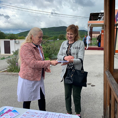 Узкие специалисты провели День здоровья для жителей села Широкое