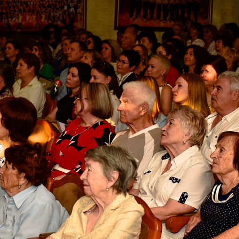 Всегда в борьбе за жизни людей: медики Севастополя принимают поздравления с профессиональным праздником