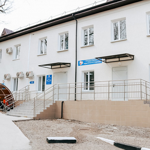 После капитального ремонта в Инкермане открыли детскую поликлинику