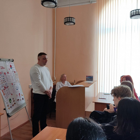 Вклад в дело спасения человеческих жизней: студентам-медикам рассказали о донорстве крови и ее компонентов