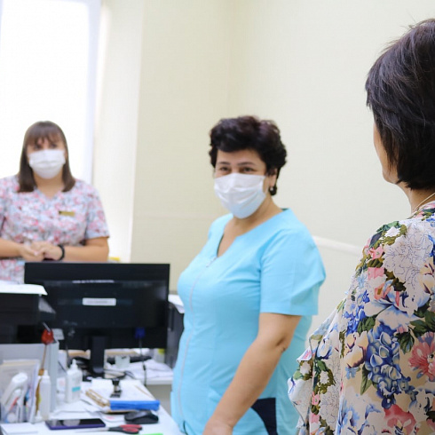 Заместитель директора Департамента здравоохранения проверила работу медицинских учреждений Байдарской долины