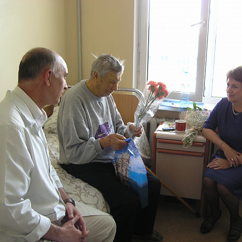 Поздравление ветеранов в городской больнице №1