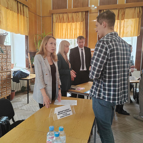 Ждём врачей-выпускников: представители Городских больниц Севастополя приняли участие в «Ярмарке вакансий»