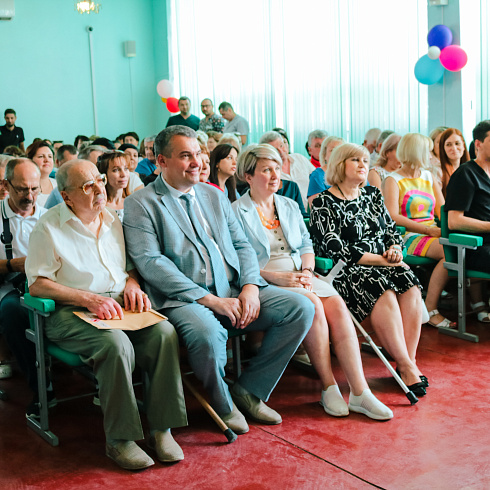 В преддверии Дня медицинского работника в Городских больницах № 9 и № 4 прошли торжественные собрания